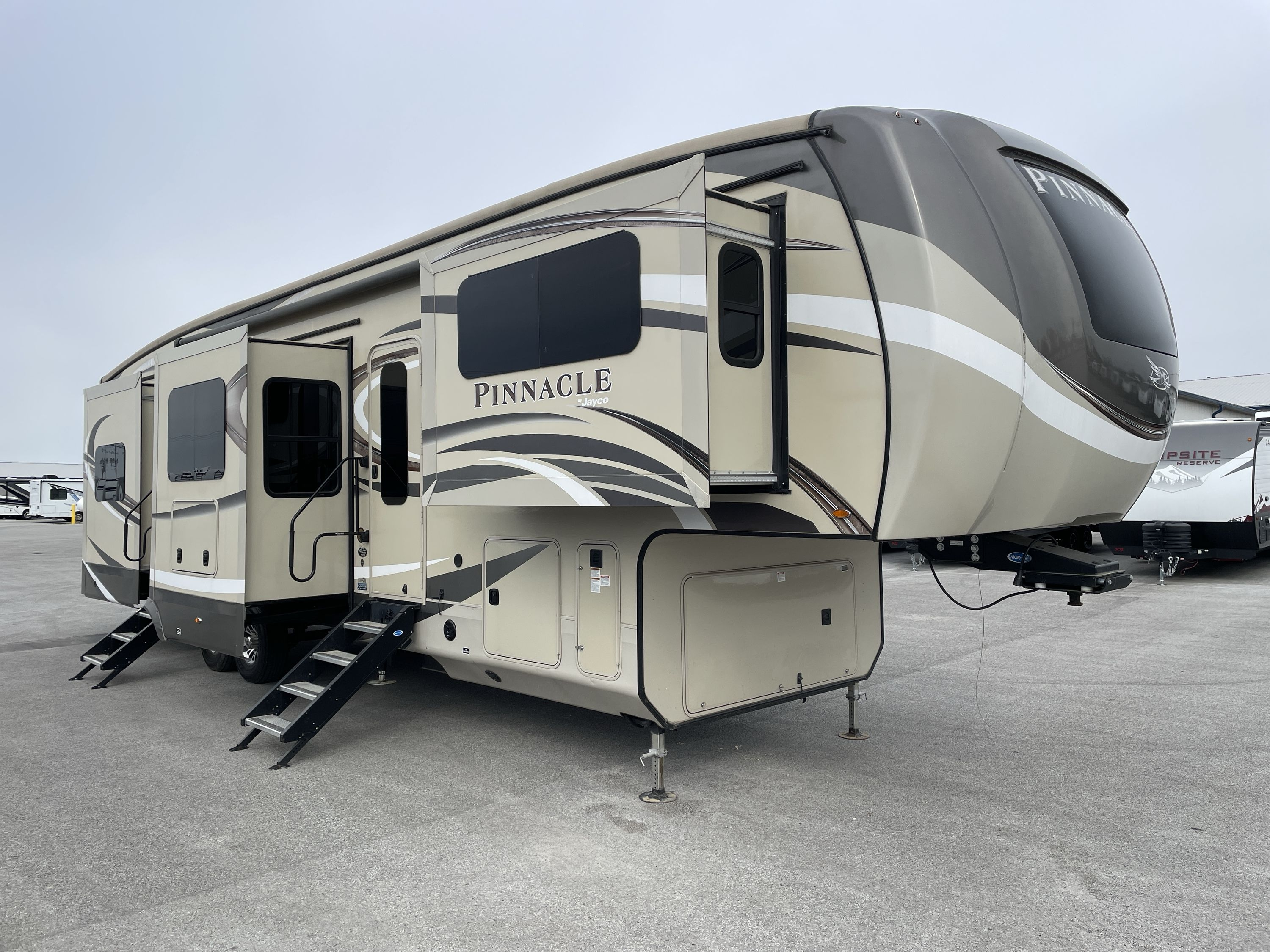 2019 Jayco PINNACLE 38FLWS RV