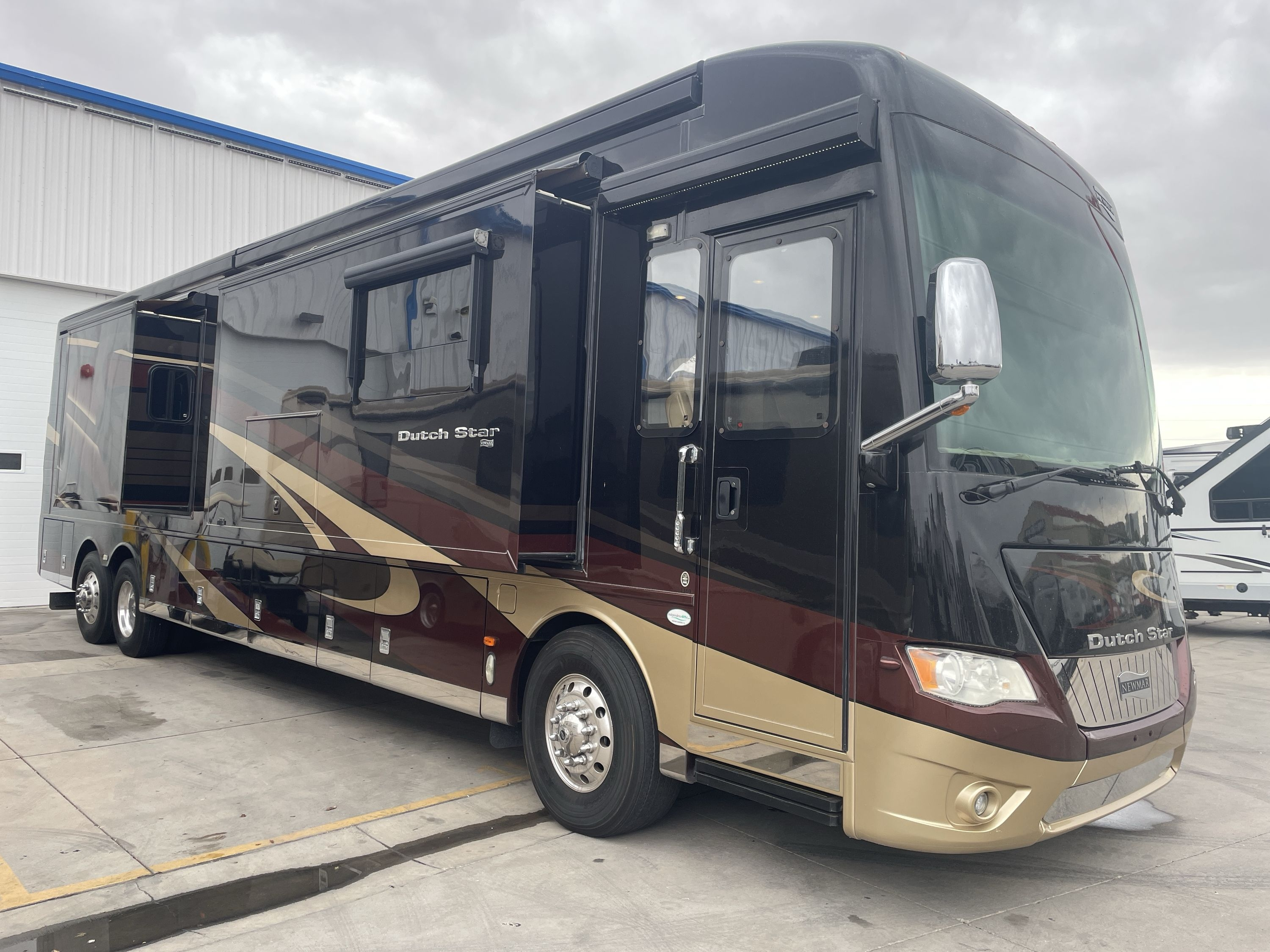 2017 Newmar DUTCH STAR 4369 RV