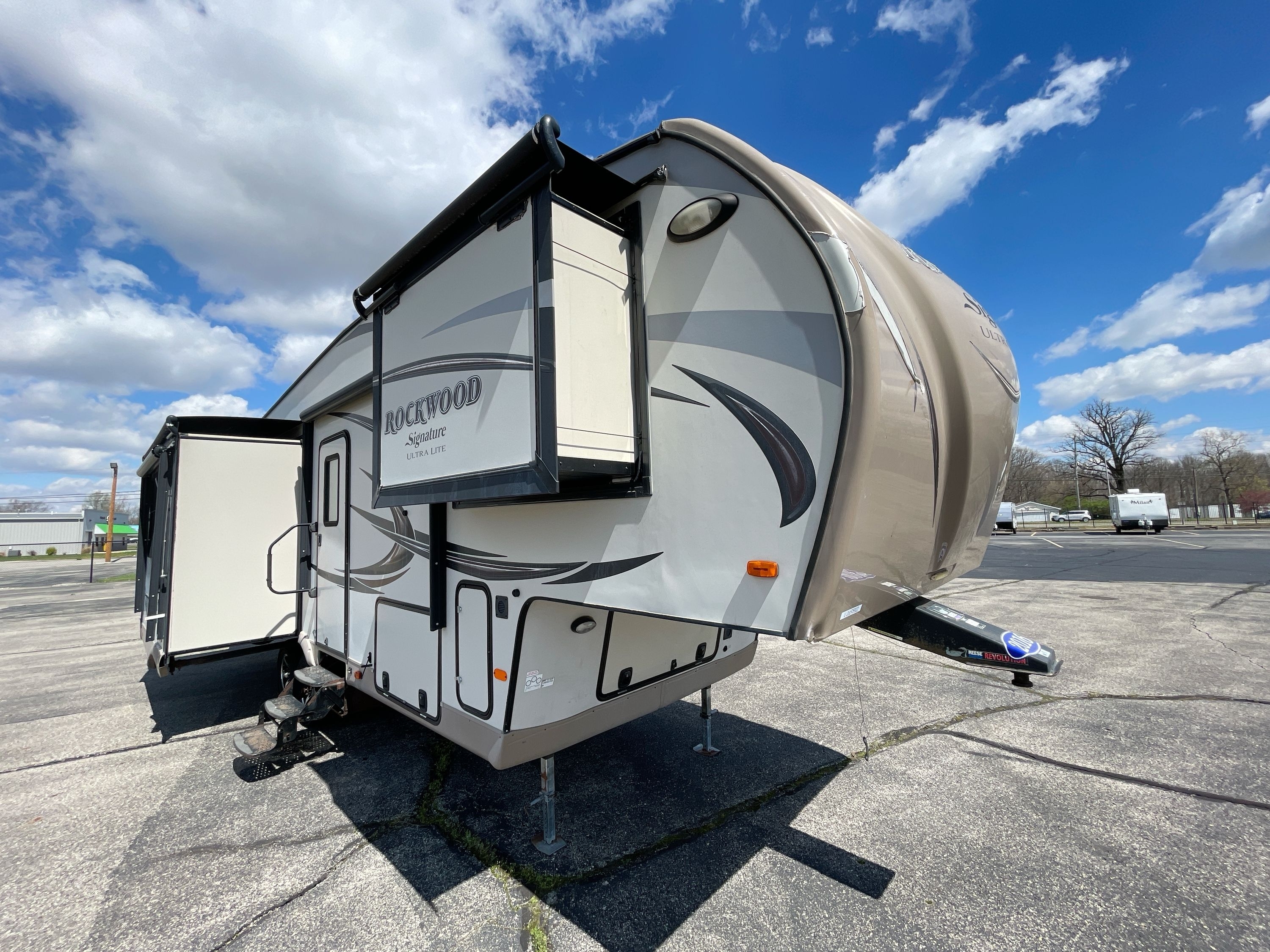 Forest River Rockwood Signature Ultra Lite Fifth Wheels For Sale