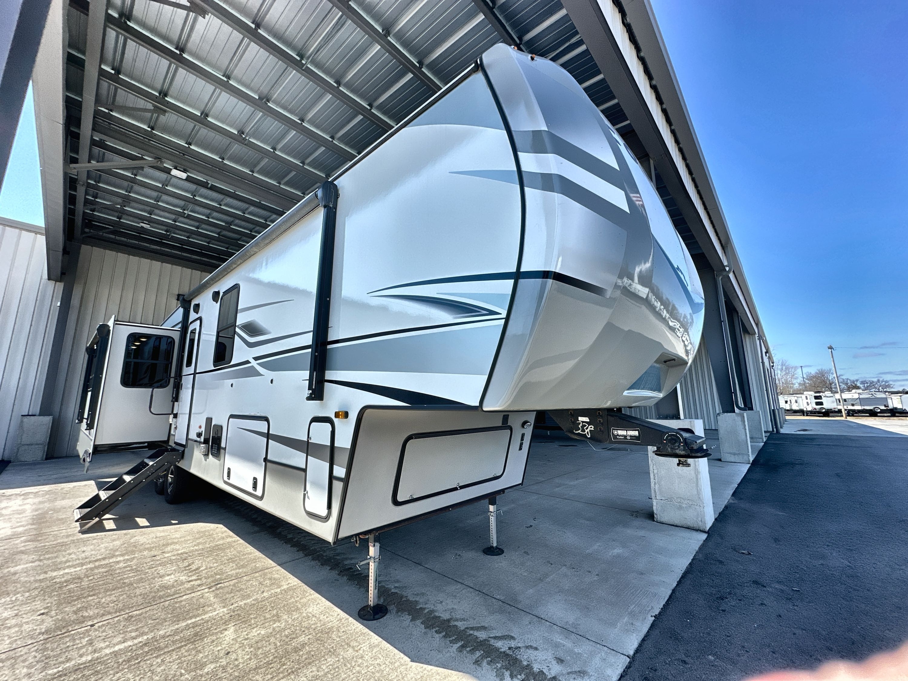 2023 Keystone COUGAR 355FBS in houghton lake MI