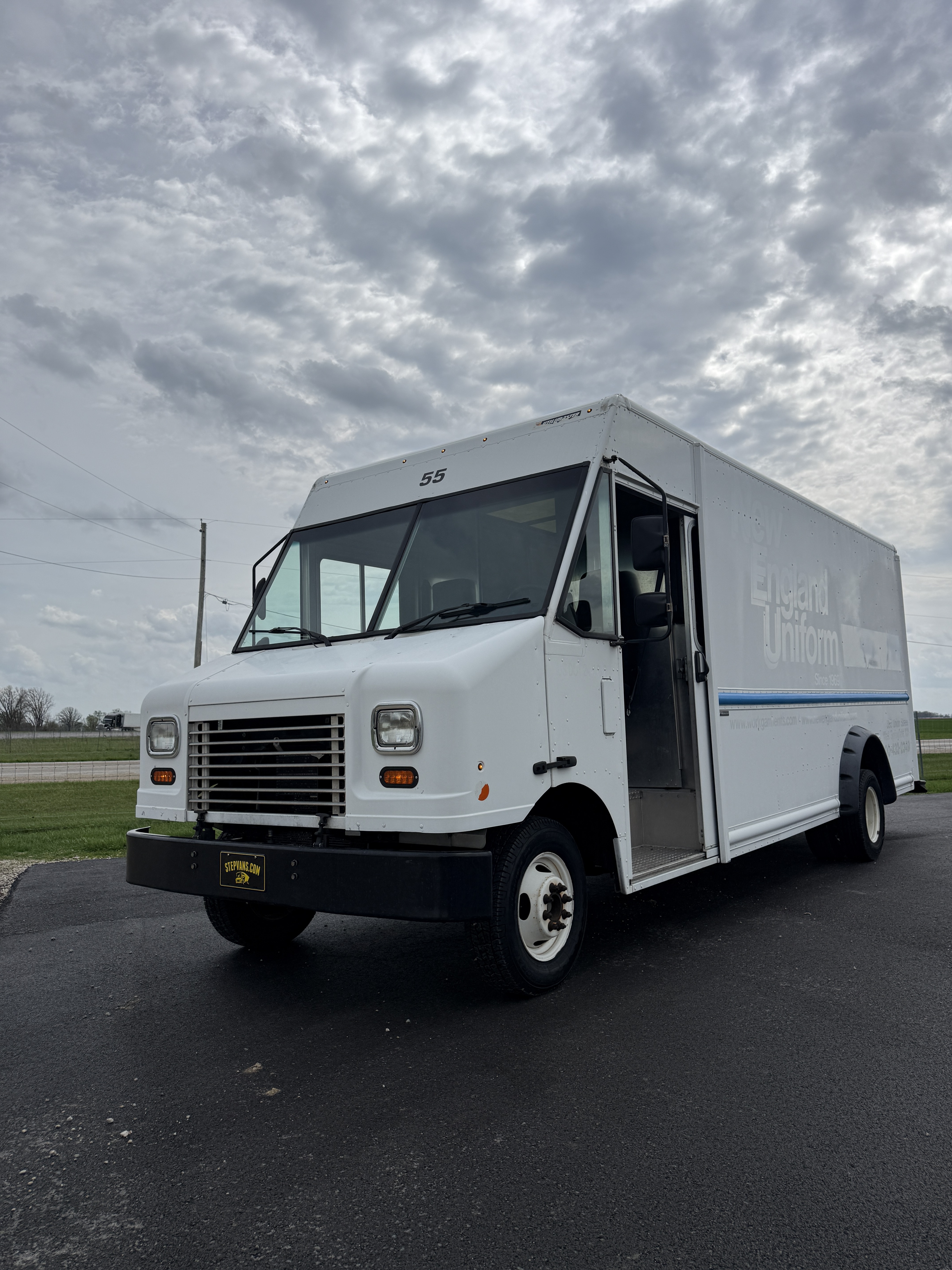 2022 FORD E450 in Monroe, IN