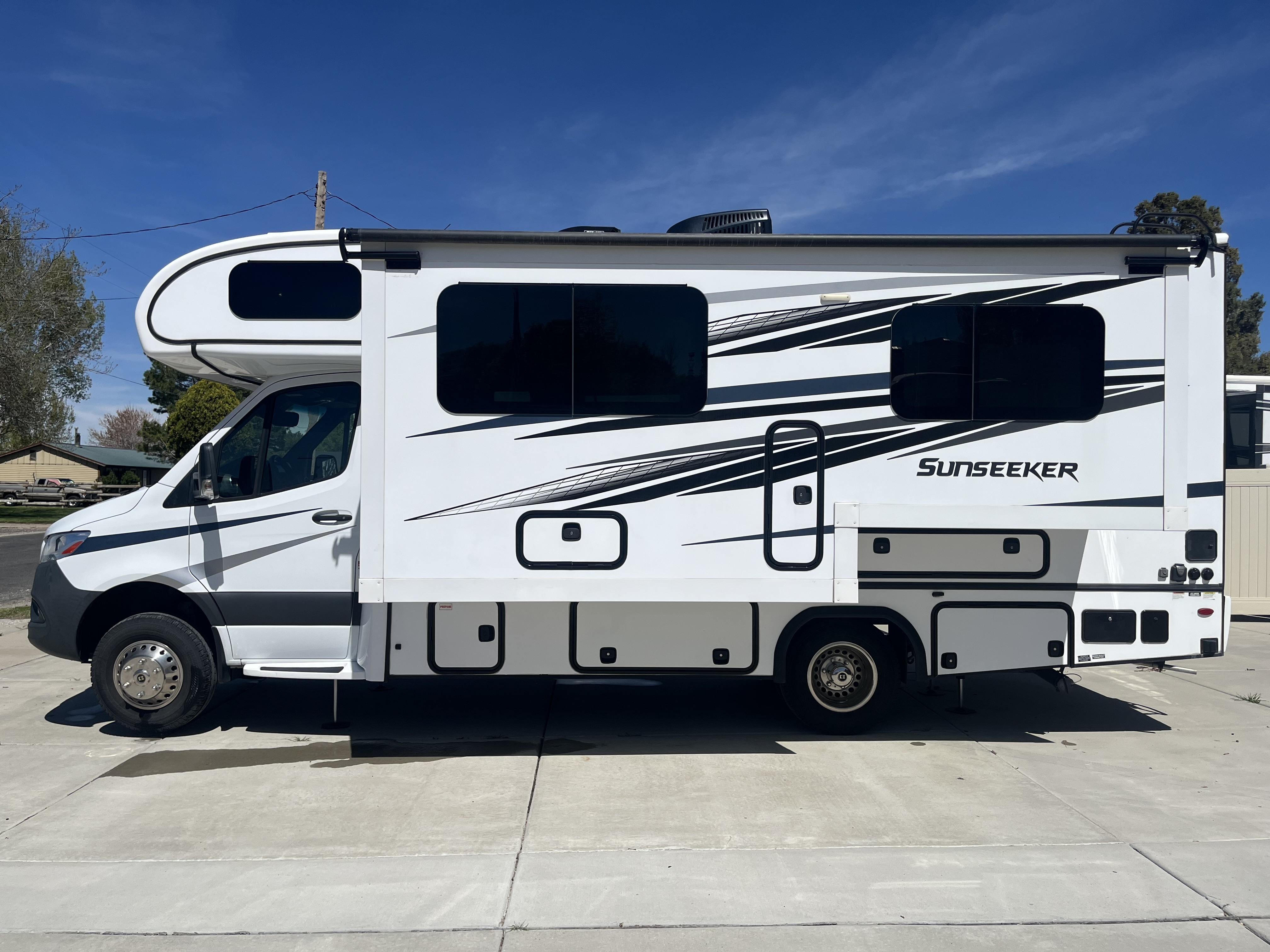 2020 Forest River SUNSEEKER 2400B MBS RV