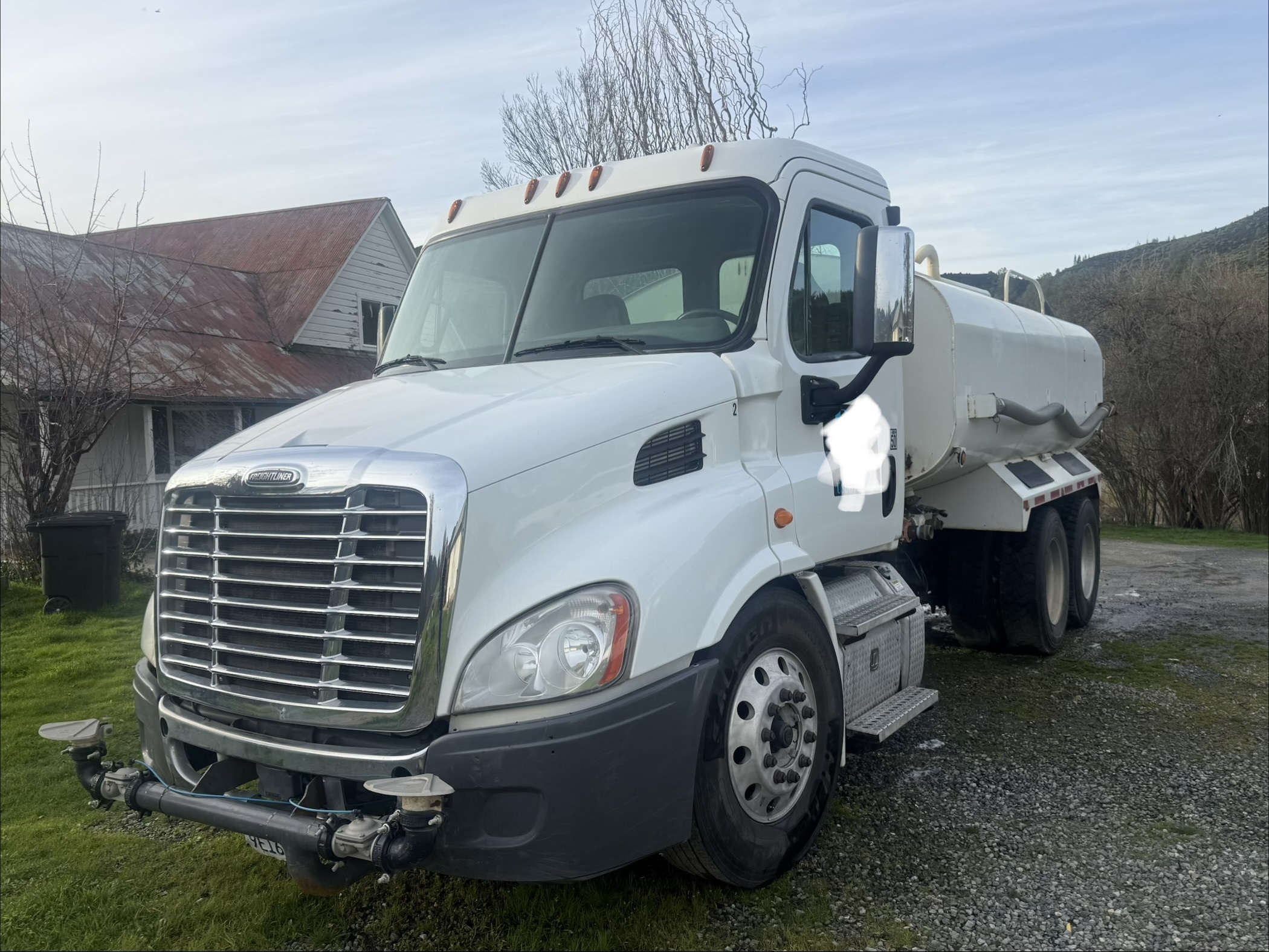 2015 FREIGHTLINER CASCADIA ST ST in Douglas City, CA