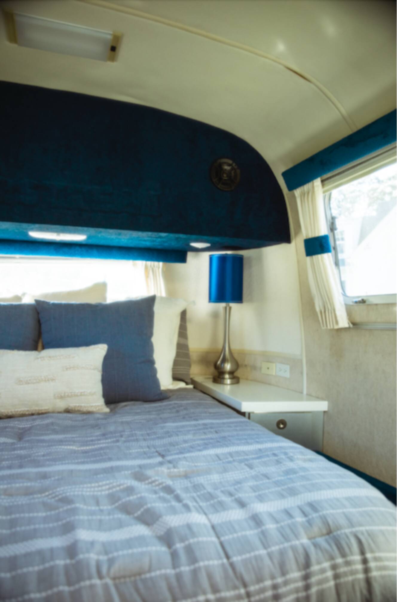 A photo of this 2002 Airstream CLASSIC 30RB