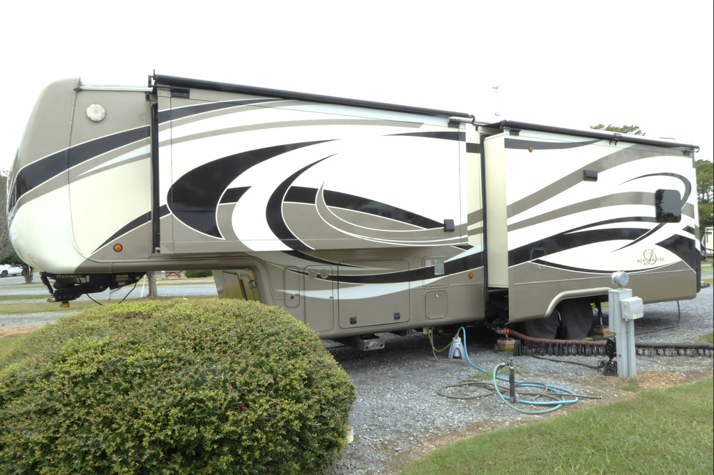 2015 DRV Mobile Suites 38RSSB3 in acworth GA
