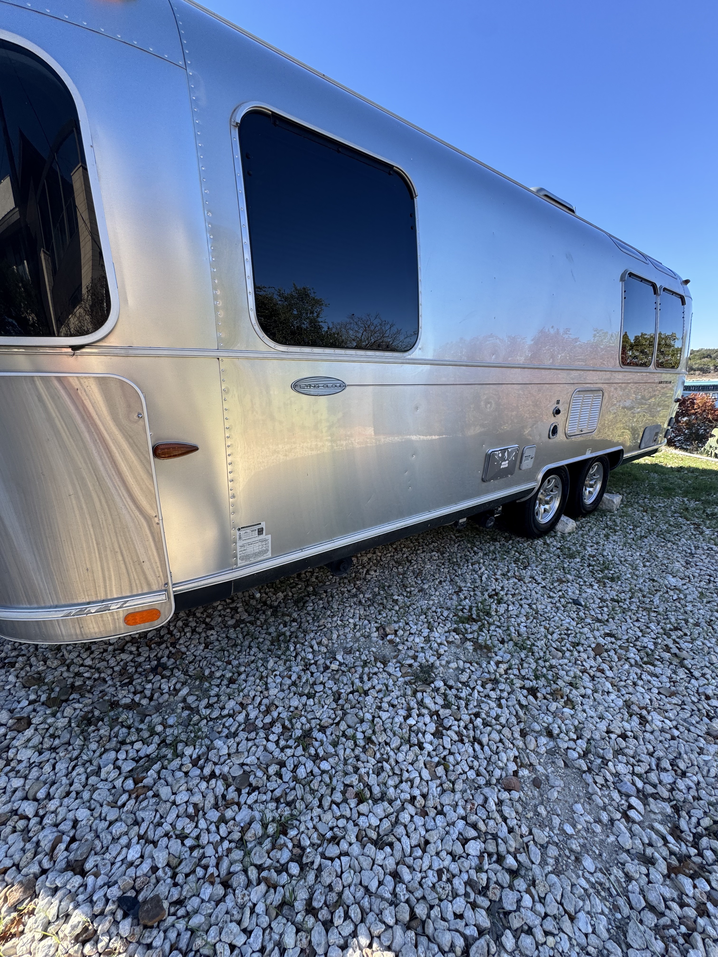 2012 Airstream FLYING CLOUD 25RB QUEEN in austin TX