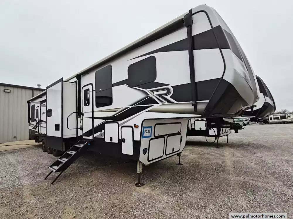 2023 Keystone Raptor 429 Fifth Wheel Toy Hauler RV