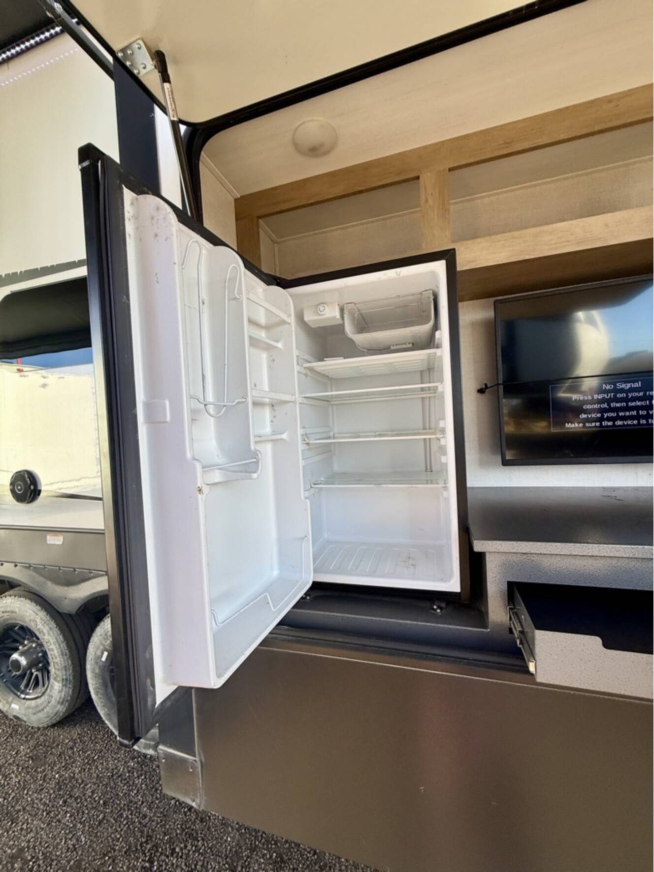 A photo of this 2022 Keystone RAPTOR 423