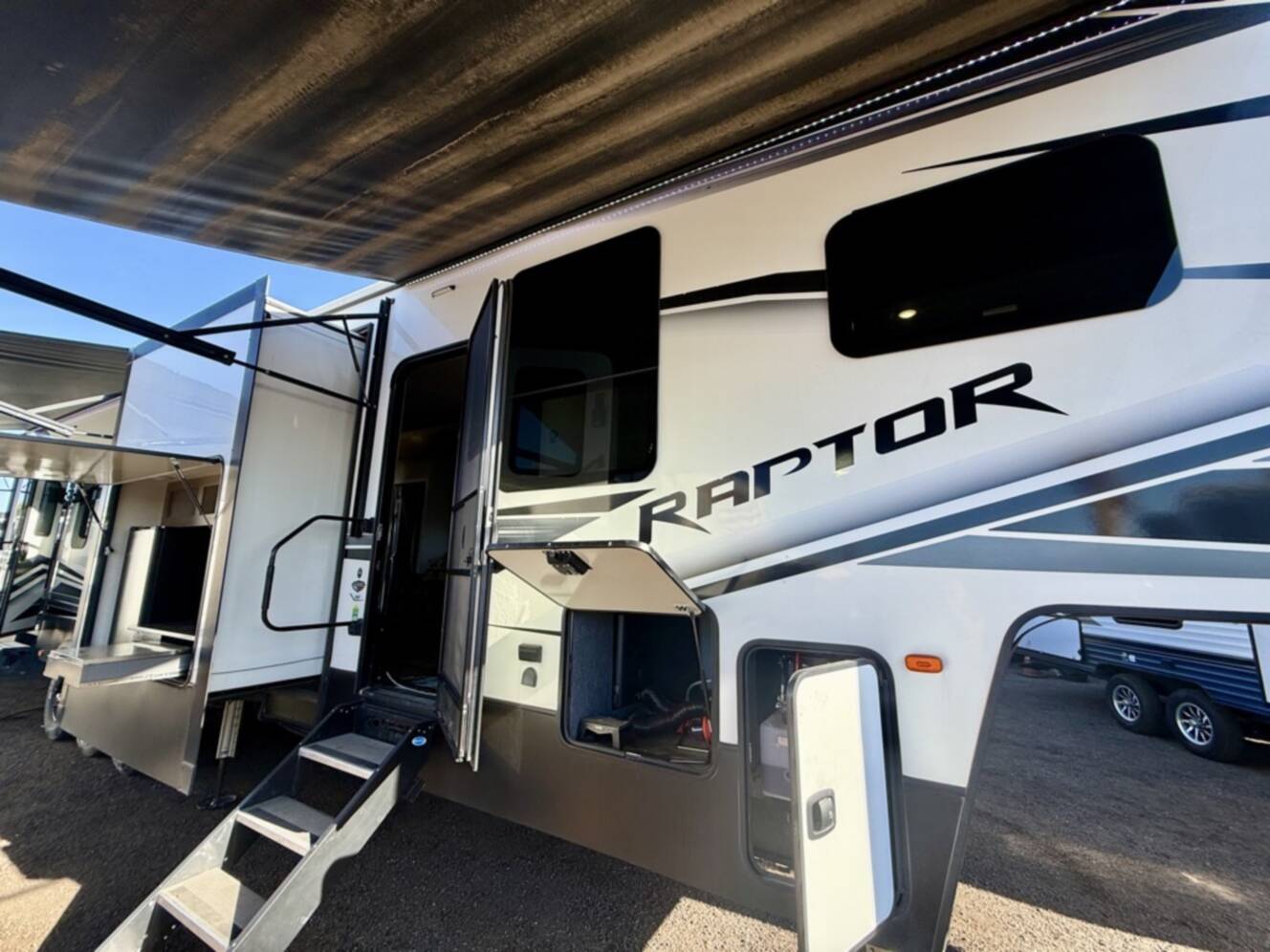 A photo of this 2022 Keystone RAPTOR 423