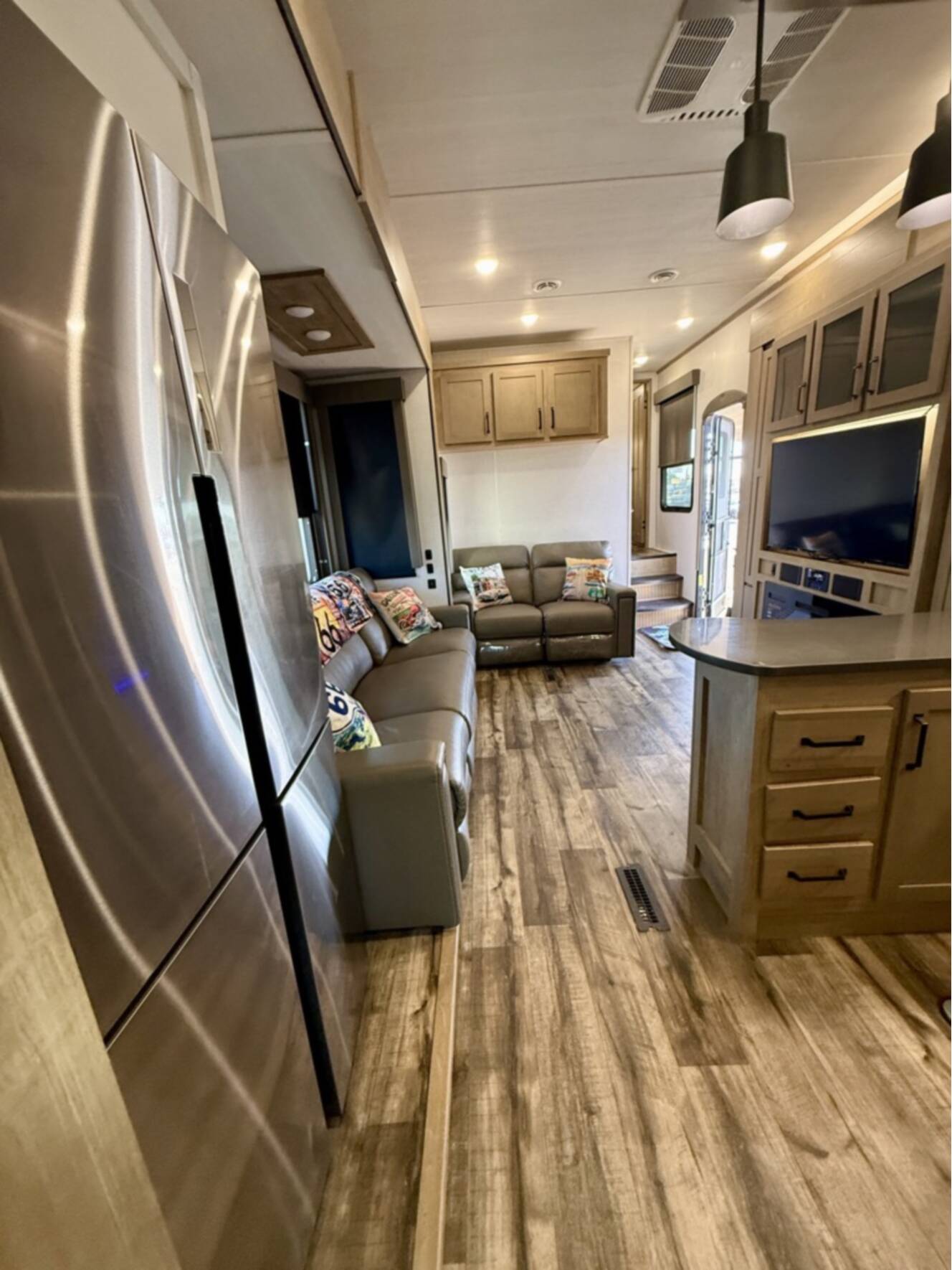 A photo of this 2022 Keystone RAPTOR 423