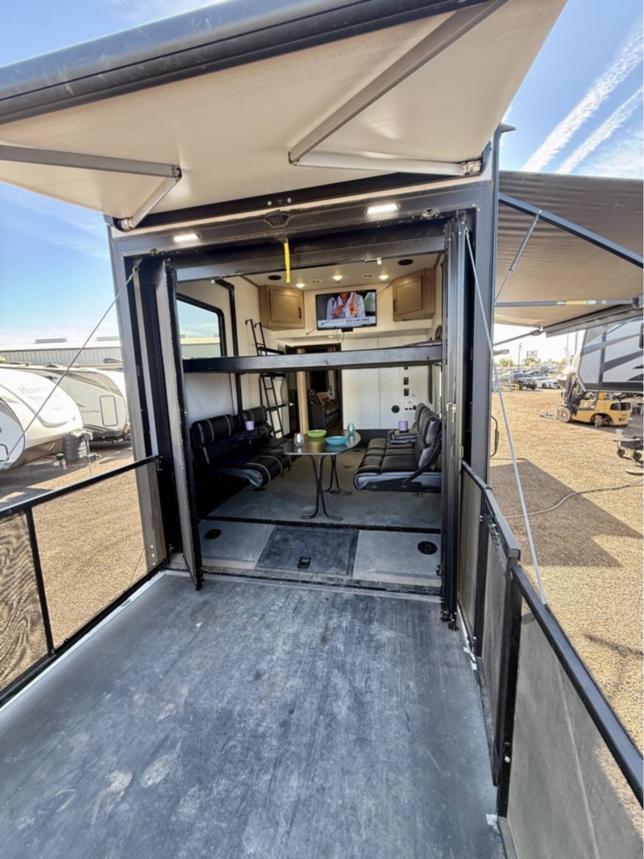 A photo of this 2022 Keystone RAPTOR 423