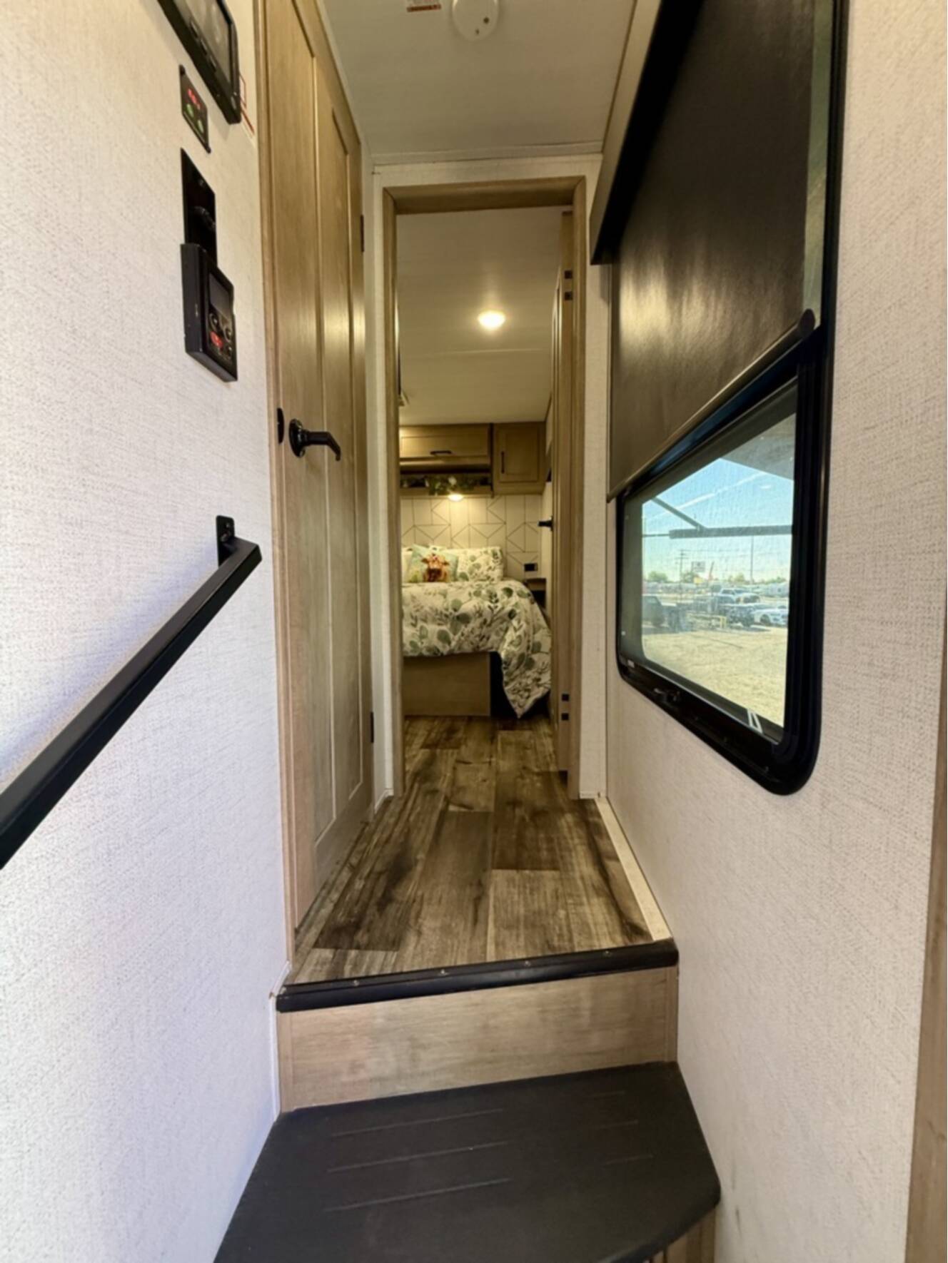 A photo of this 2022 Keystone RAPTOR 423