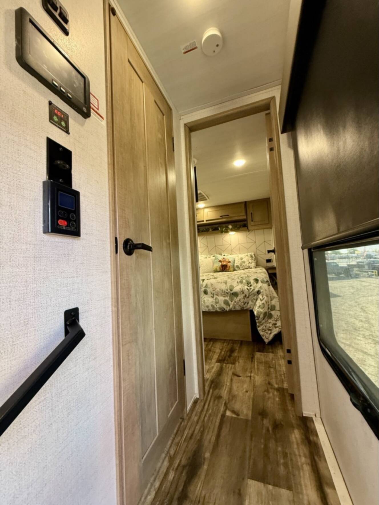 A photo of this 2022 Keystone RAPTOR 423