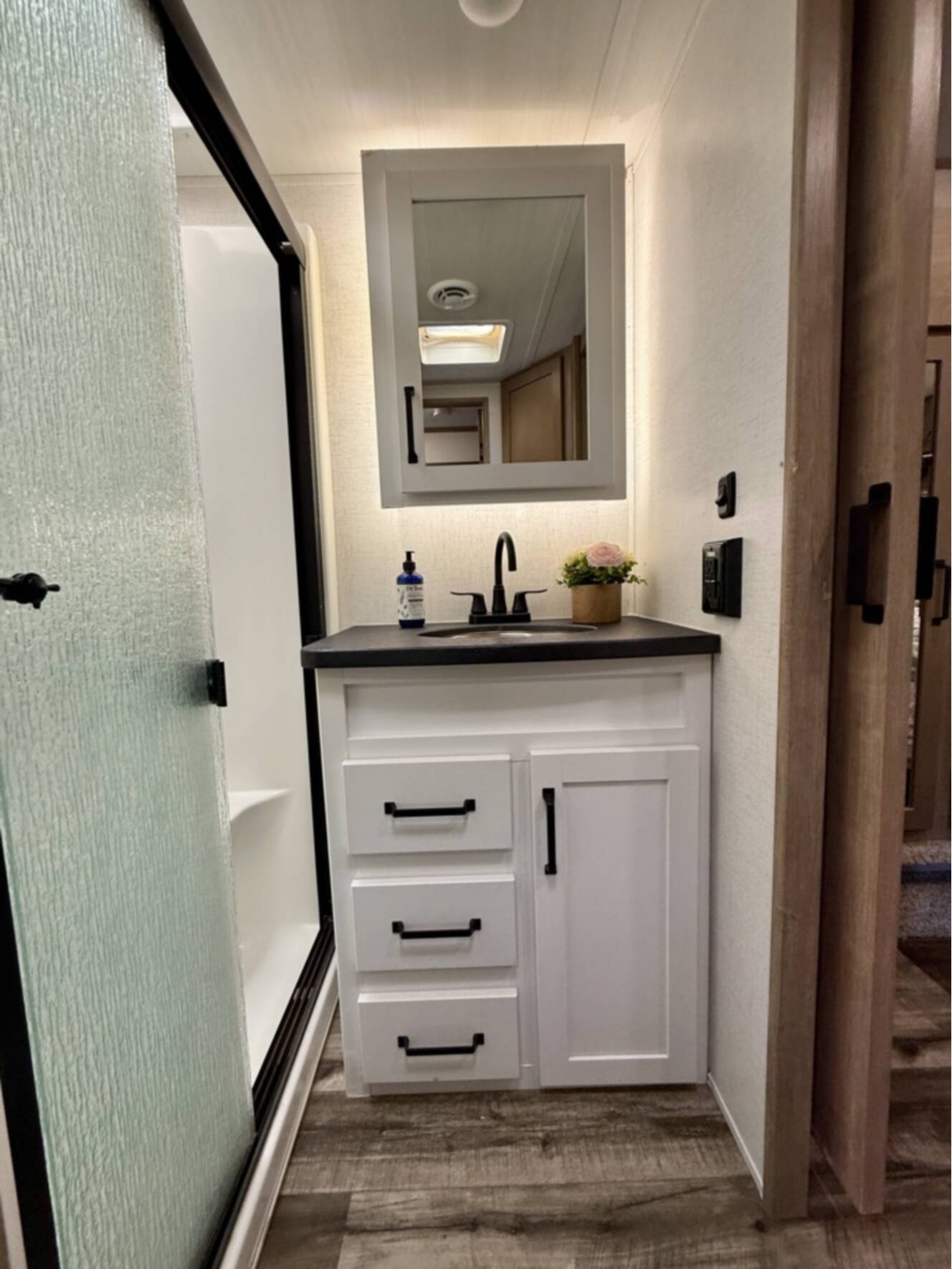 A photo of this 2022 Keystone RAPTOR 423