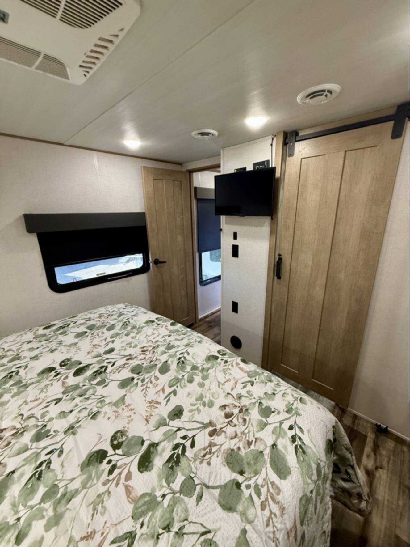 A photo of this 2022 Keystone RAPTOR 423