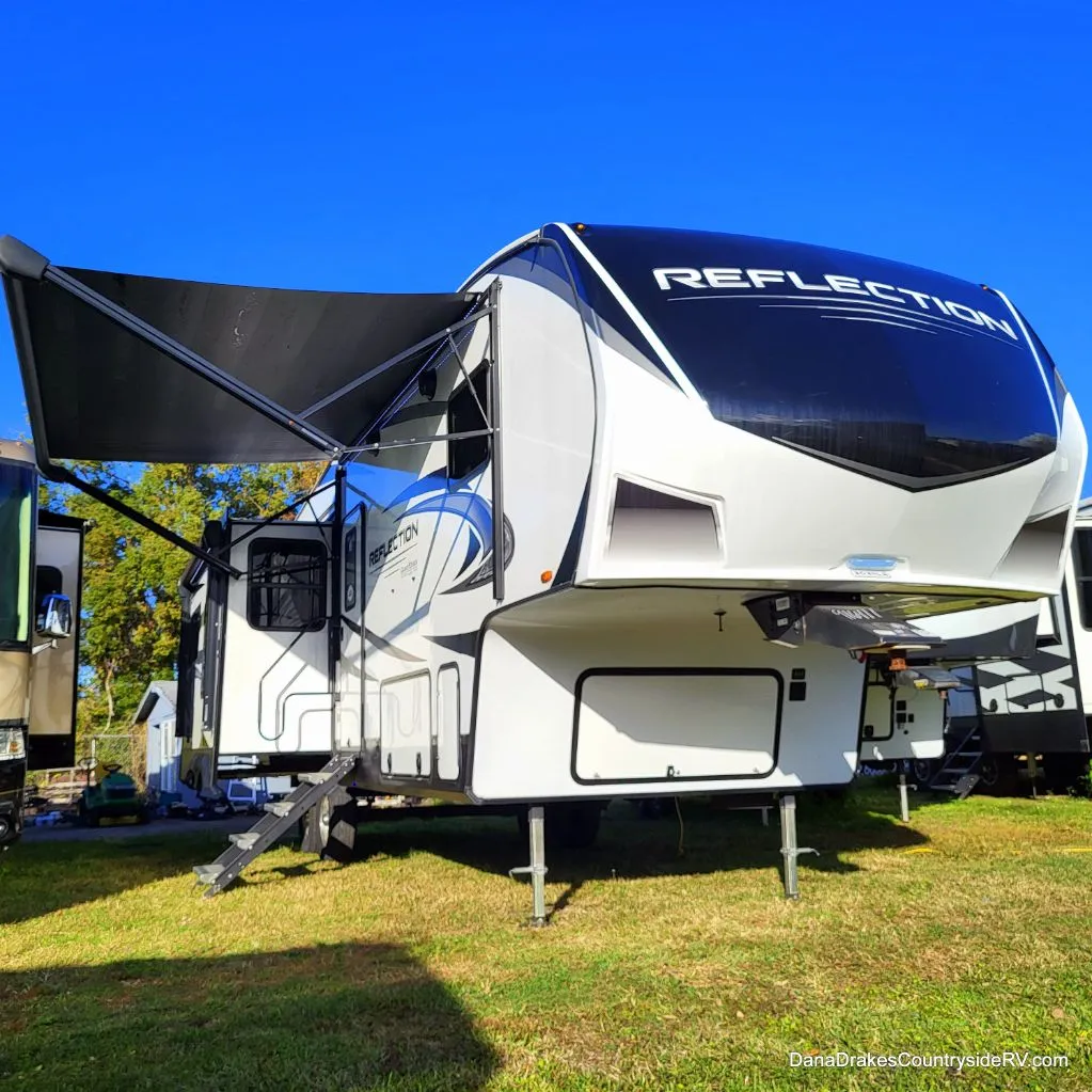 2022 Grand Design REFLECTION 303RLS RV