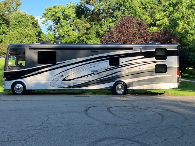 2016 Newmar CANYON STAR 3921 in streetsboro OH