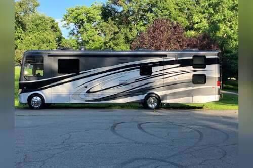 2016 Newmar CANYON STAR 3921 in streetsboro OH