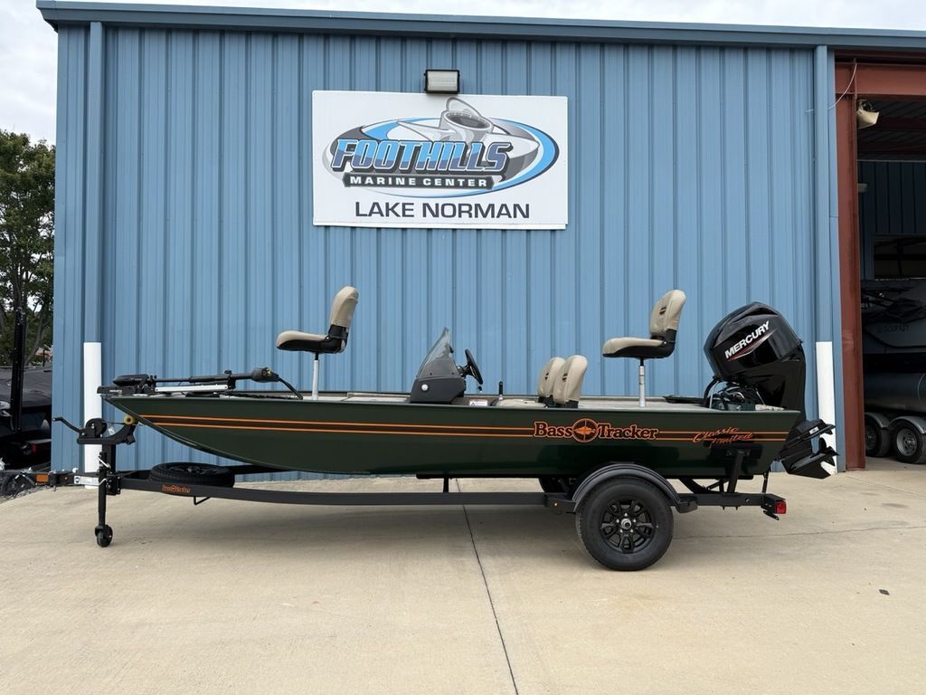 2026 Tracker® Boats Bass Tracker® Classic Limited CLASSIC XL in mooresville NC