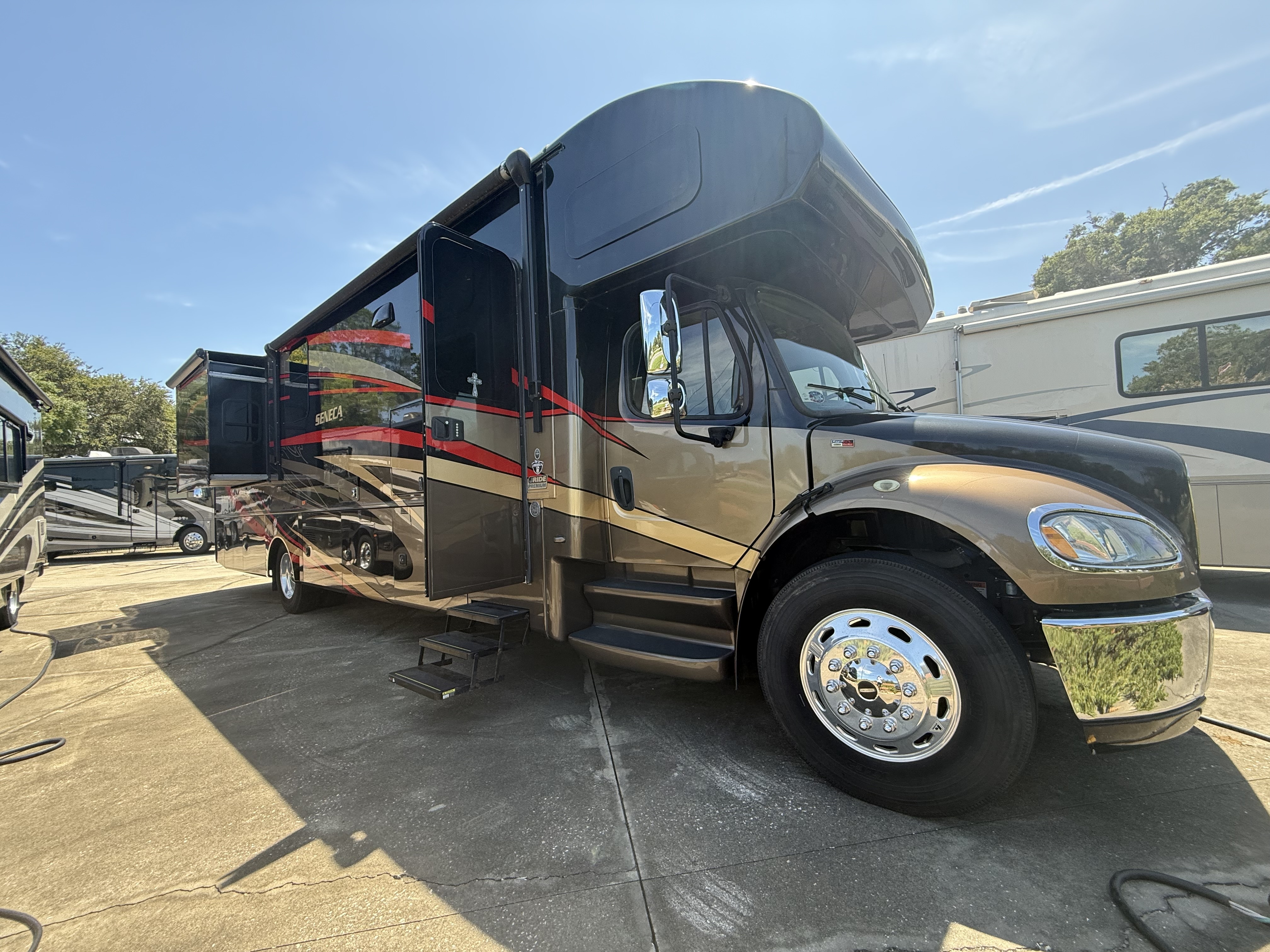 2019 Jayco Seneca 37K in ormond beach FL