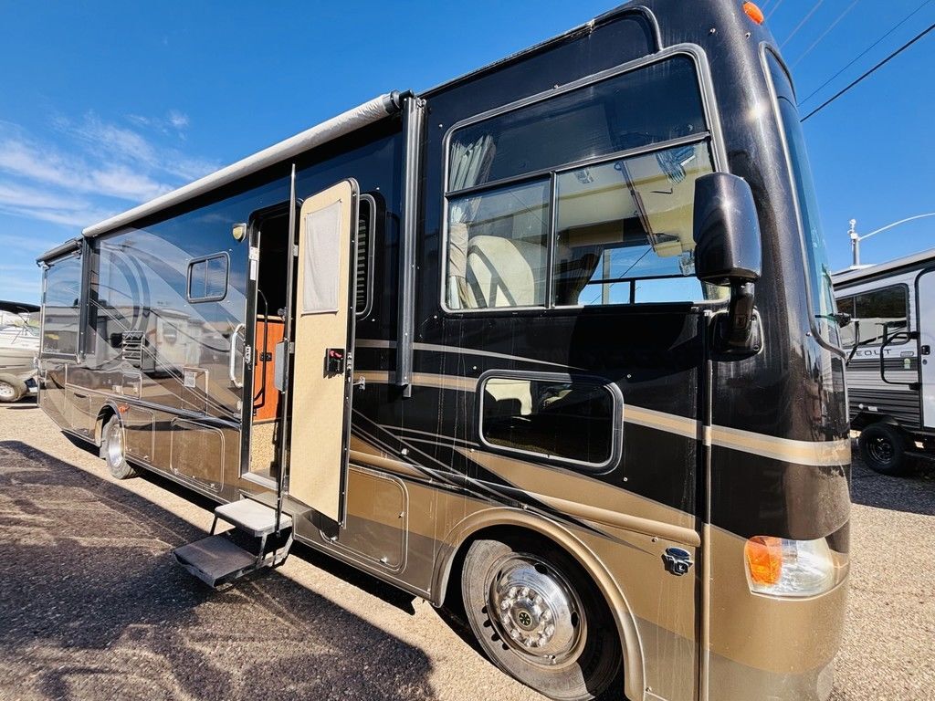 2012 Thor Motor Coach Hurricane 32A in lake havasu city AZ
