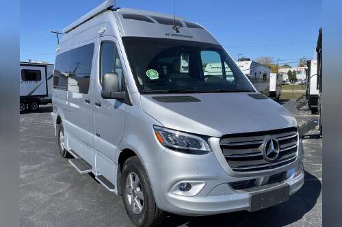 2025 Roadtrek SS Agile Base in rockford IL