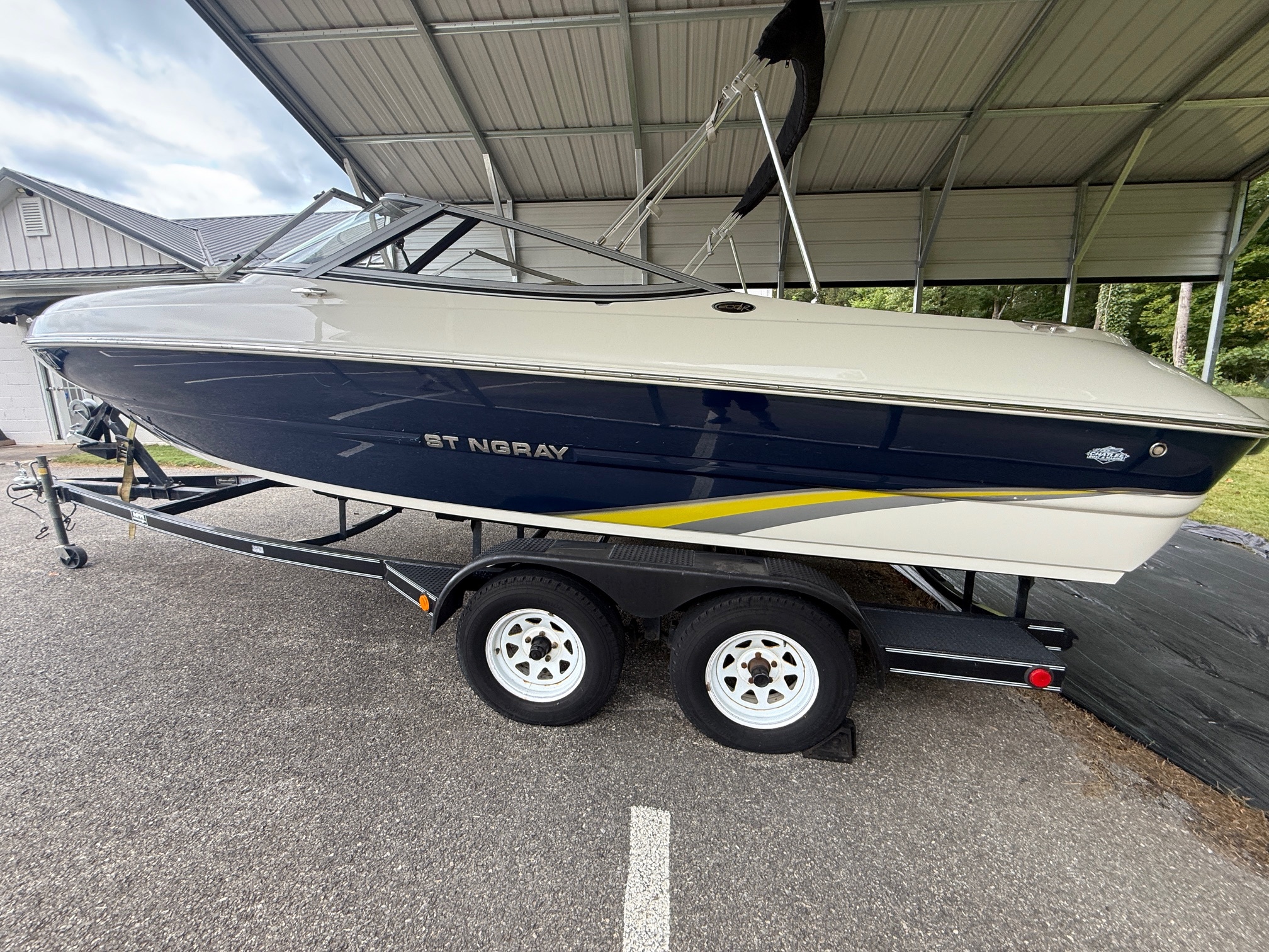 2014 Stingray Boats 208LR in penhook VA