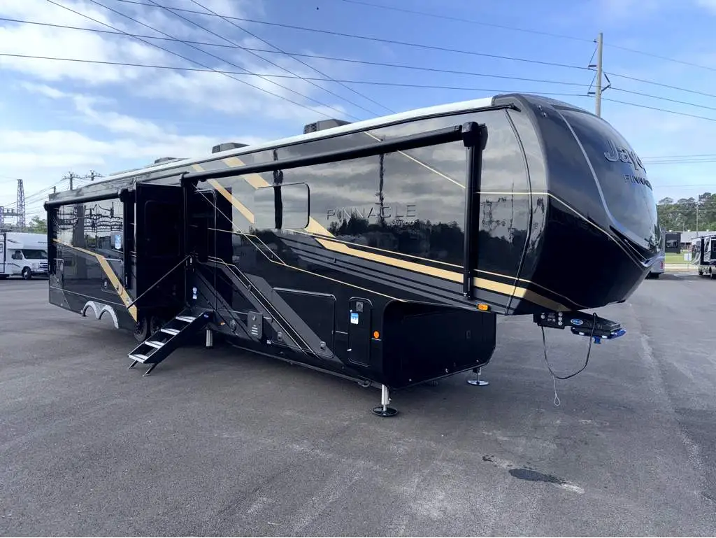 2026 Jayco Pinnacle 38FBRK RV