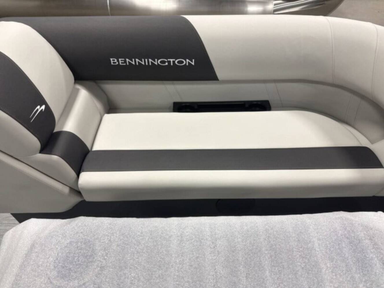 A photo of this 2026 Bennington 22 SSR