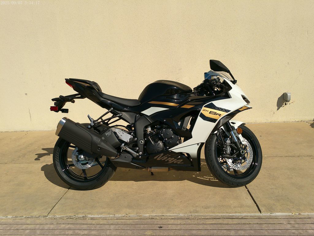 White Kawasaki Ninja ZX-6R Motorcycles For Sale in Texas - Cycle