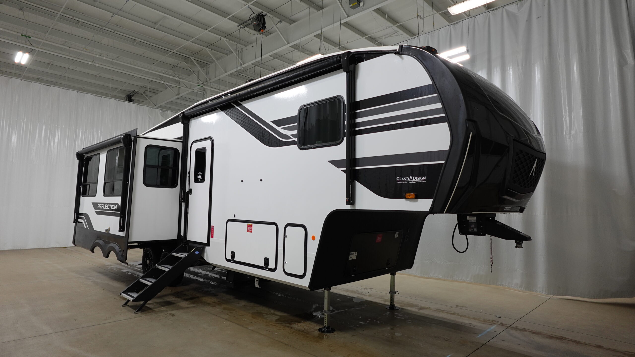 2026 Grand Design REFLECTION 303RLS in birch run MI