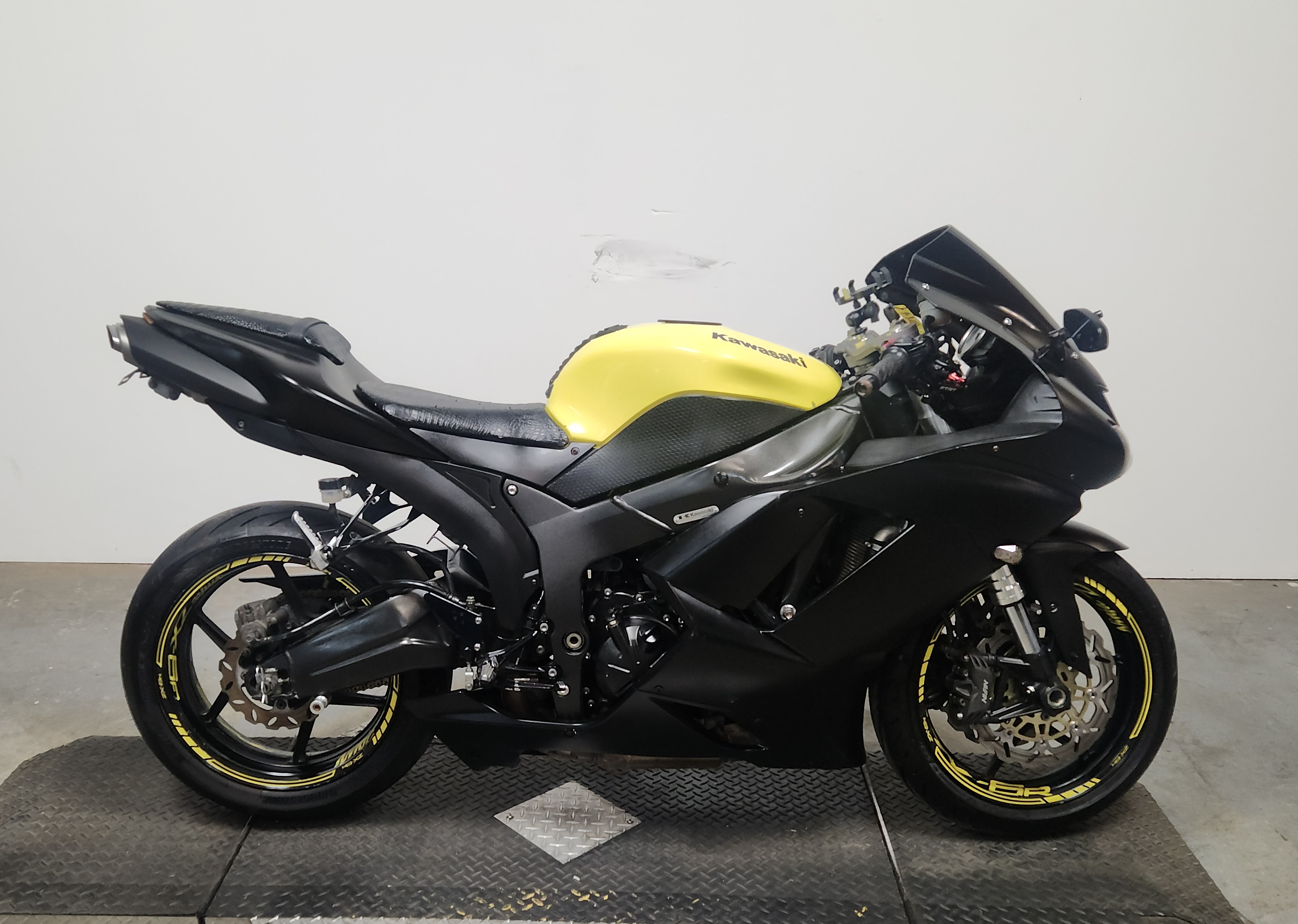 Yellow Used Ninja Sportbike Motorcycles For Sale - Kawasaki