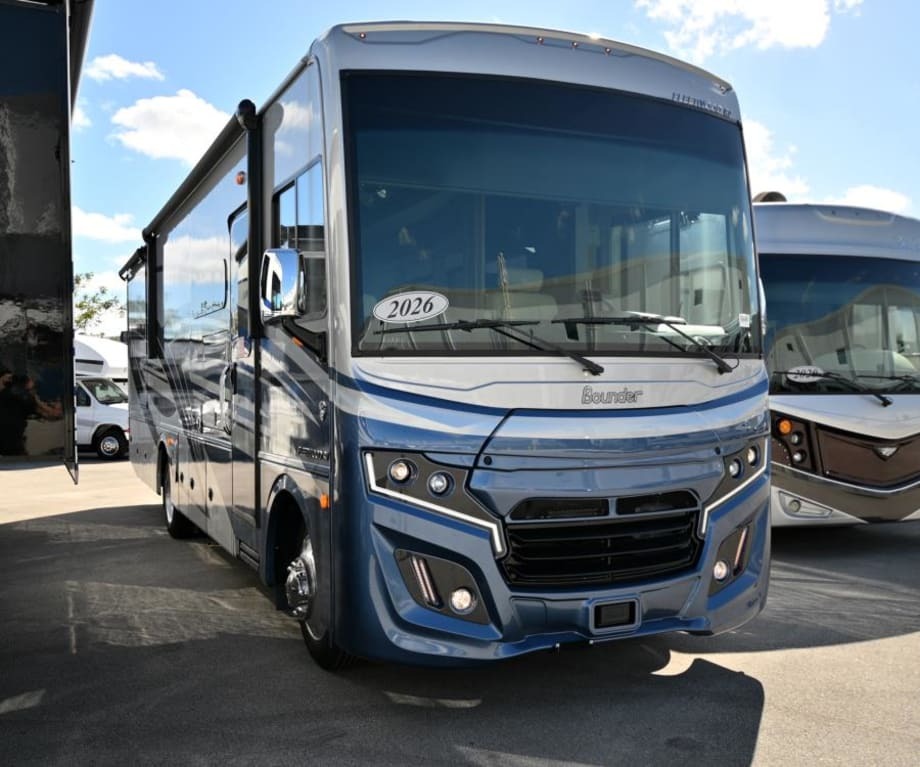 2026 Fleetwood BOUNDER 33C in fort lauderdale FL