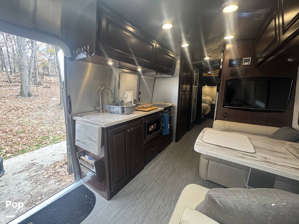 2020 Airstream Classic 30RB Twin in wayne NJ