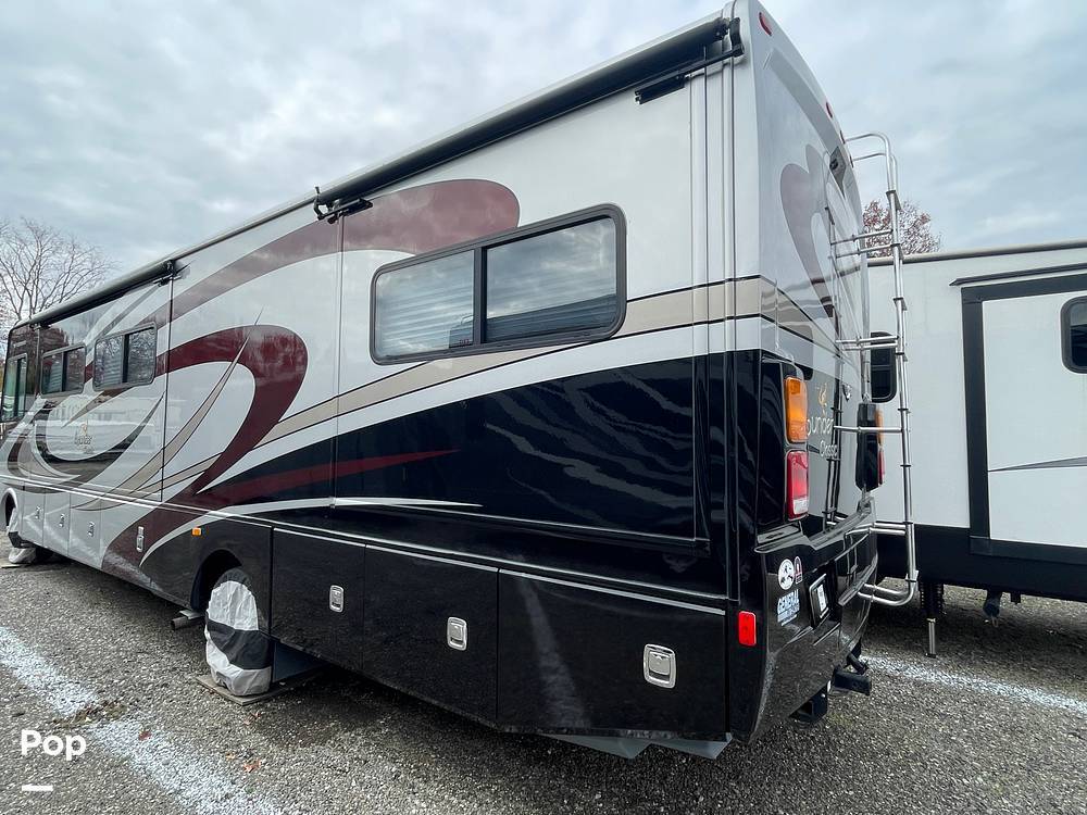 2012 Fleetwood Bounder Classic 34B in casco MI
