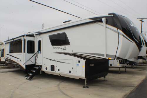 2026 Jayco Pinnacle 38FBRK in clyde OH