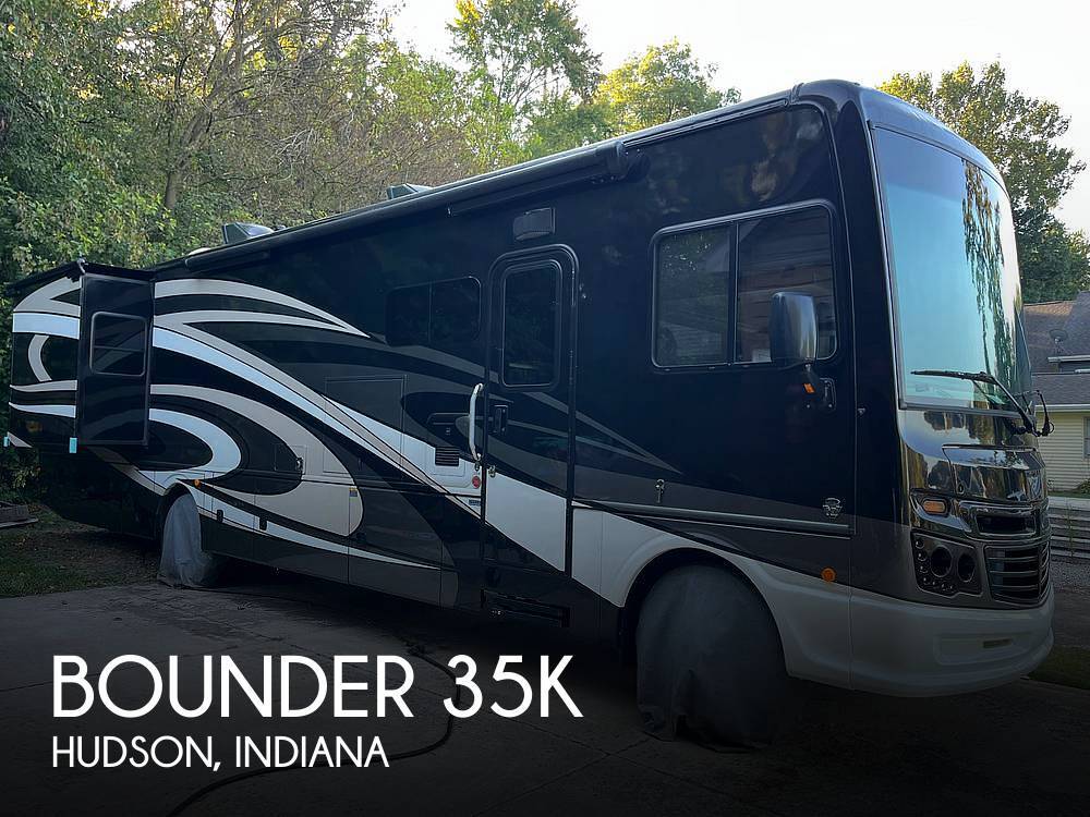 2019 Fleetwood Bounder 35K in hudson IN
