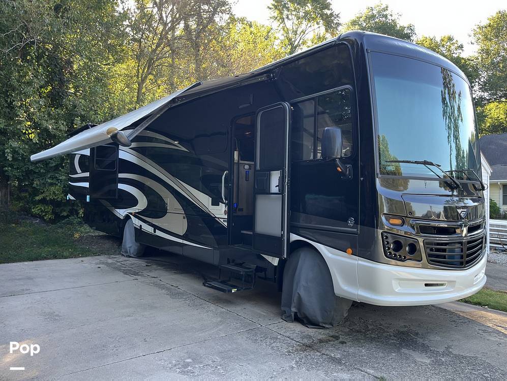 2019 Fleetwood Bounder 35K in hudson IN
