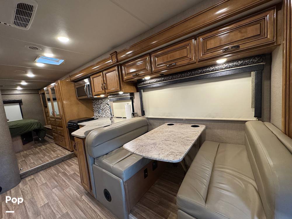 2017 Thor Motor Coach Quantum WS31 in north hills CA