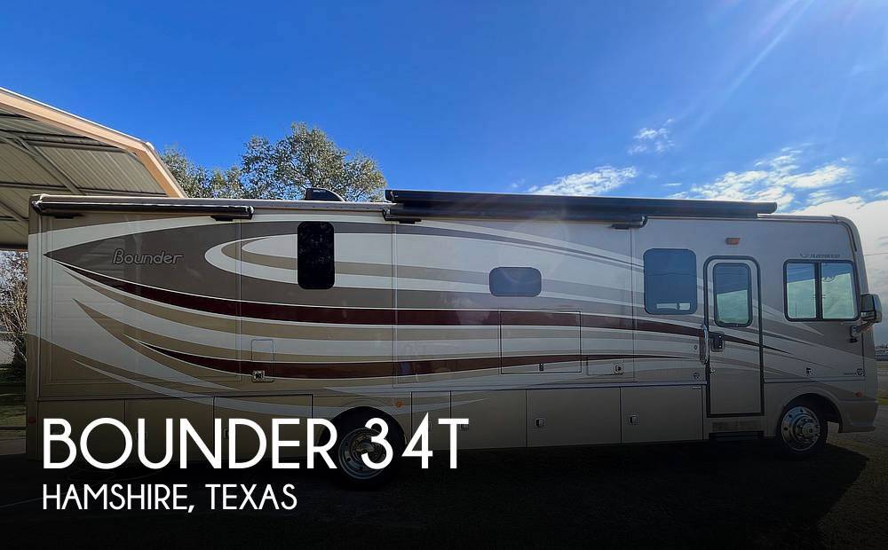 2017 Fleetwood Bounder 34T in hamshire TX