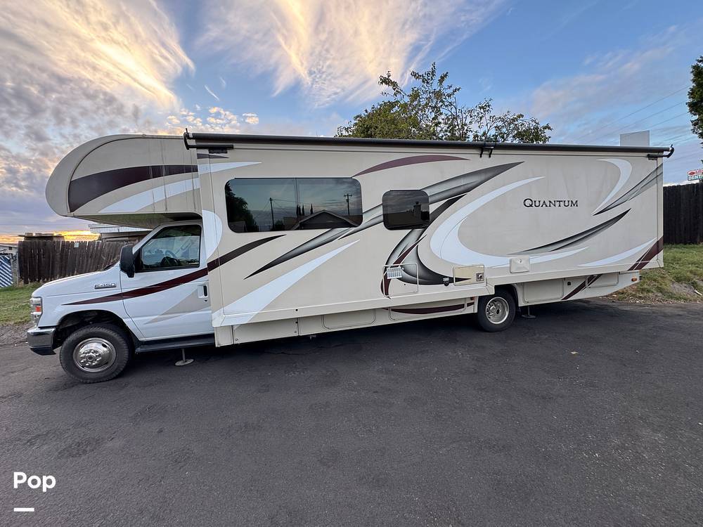 2017 Thor Motor Coach Quantum WS31 in north hills CA