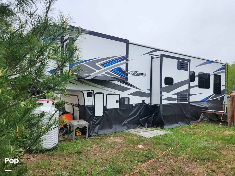 2021 Keystone Fuzion 373 in petoskey MI