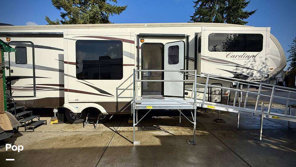 2018 Forest River Cardinal 3825FL in elma WA