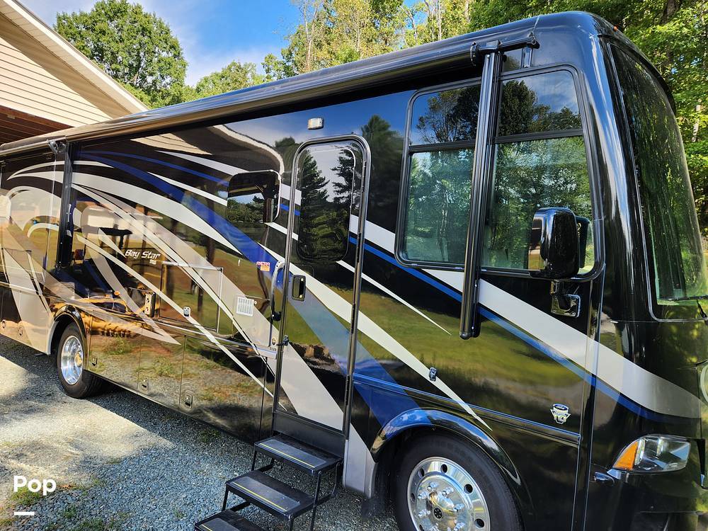 2019 Newmar Bay Star 3124 in king NC