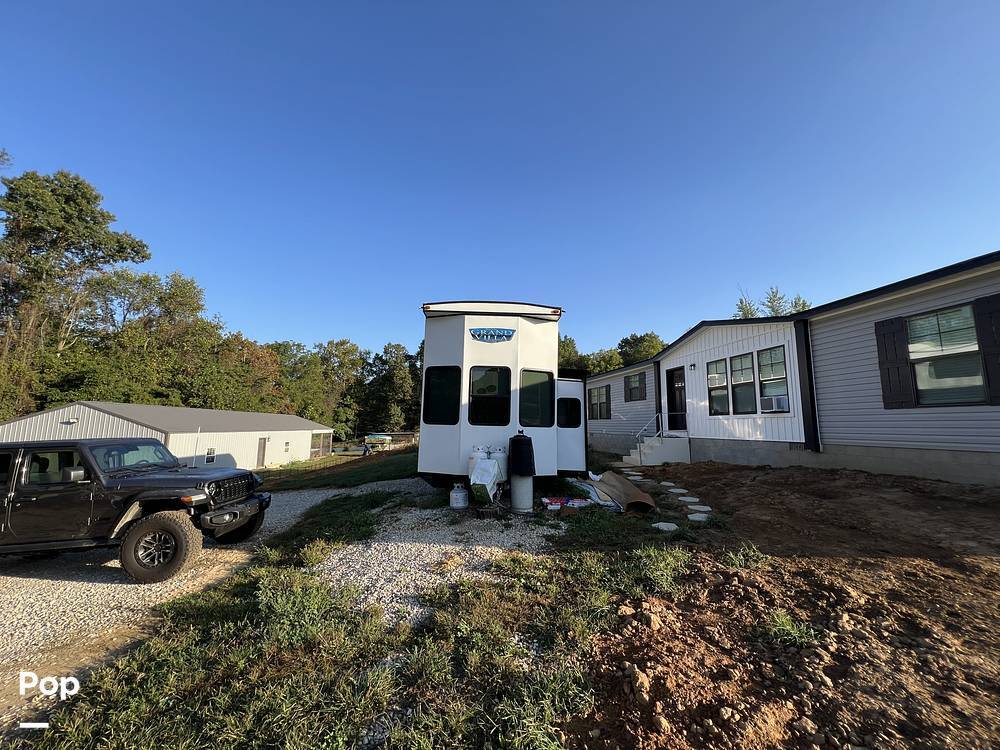 2024 Forest River Salem Grand Villa 44VIEW in bloomfield IN