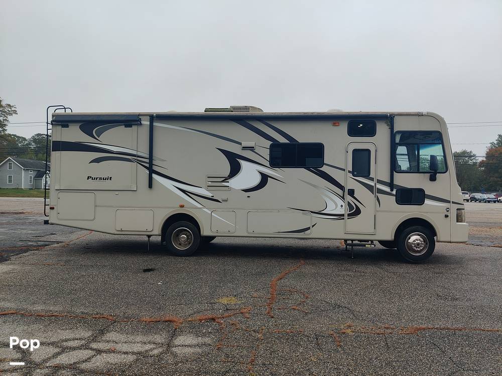 2013 Coachmen Pursuit 31BDP in colchester CT