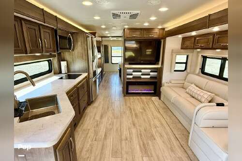 2024 Jayco Seneca Prestige 37L in bainbridge island WA