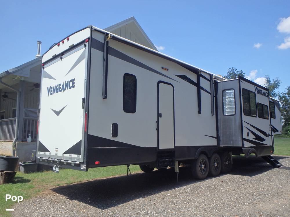 2019 Forest River Vengeance 388V16 in foley AL