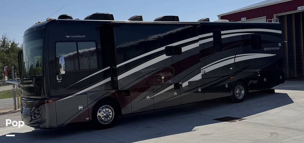 2014 Fleetwood Expedition 38B in estill springs TN