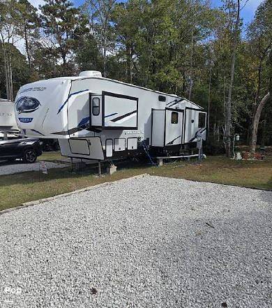 2023 Cherokee Arctic Wolf 3660SUITE in sneads ferry NC